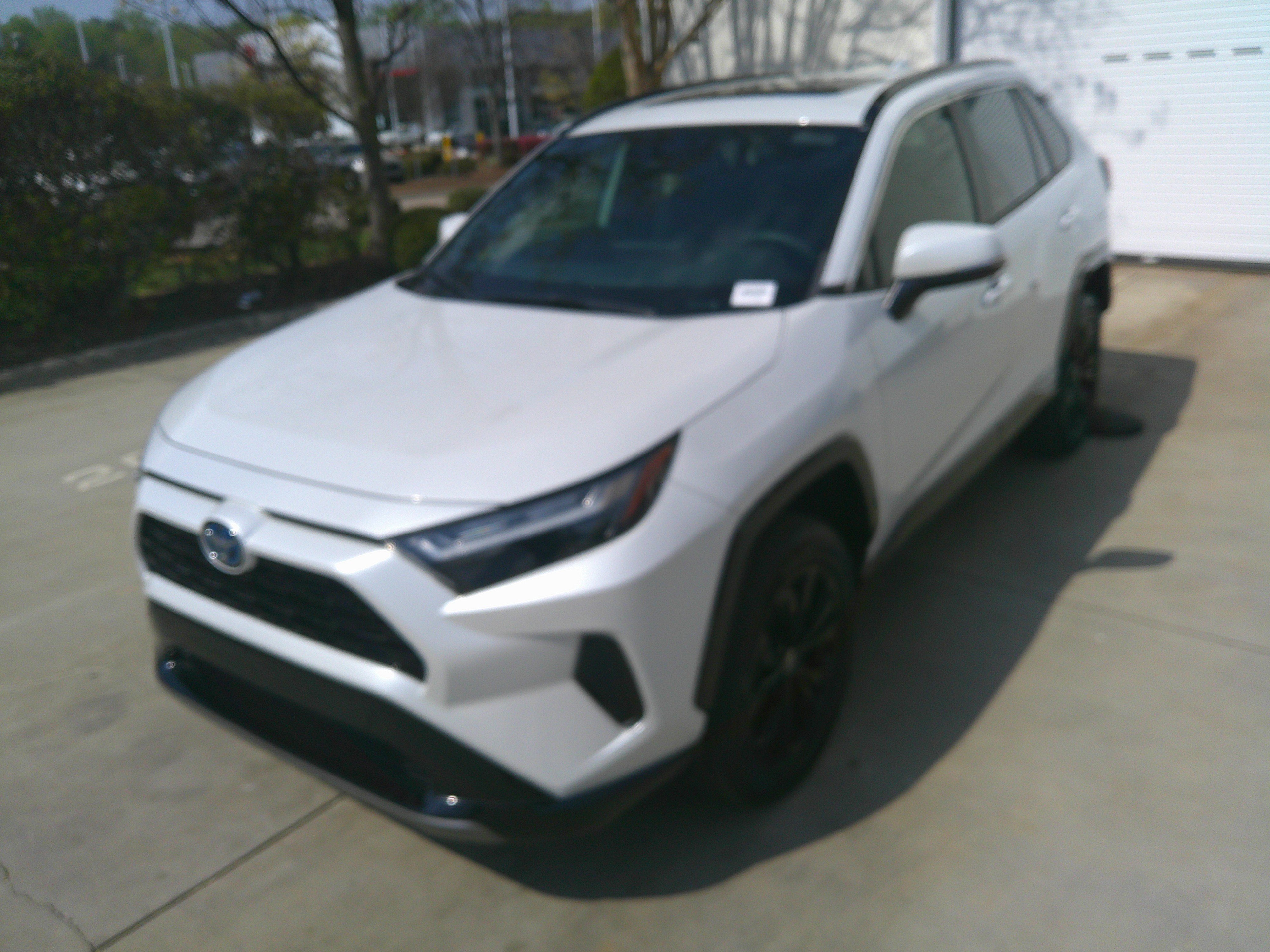 Used 2023 Toyota RAV4 SE w/ Convenience Package image 5