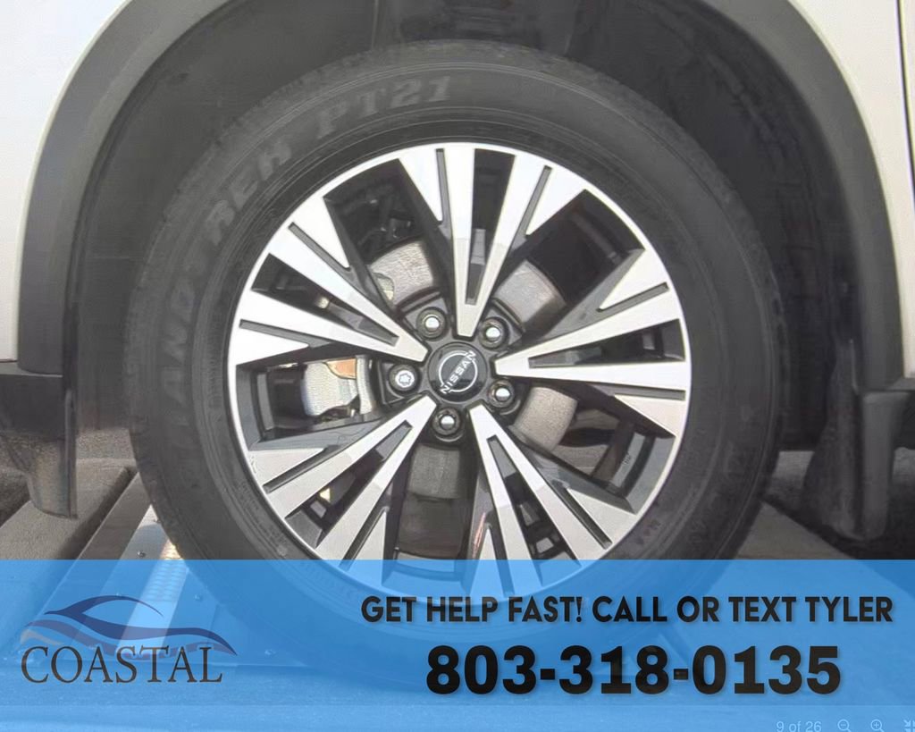 Used 2023 Nissan Rogue SV image 2