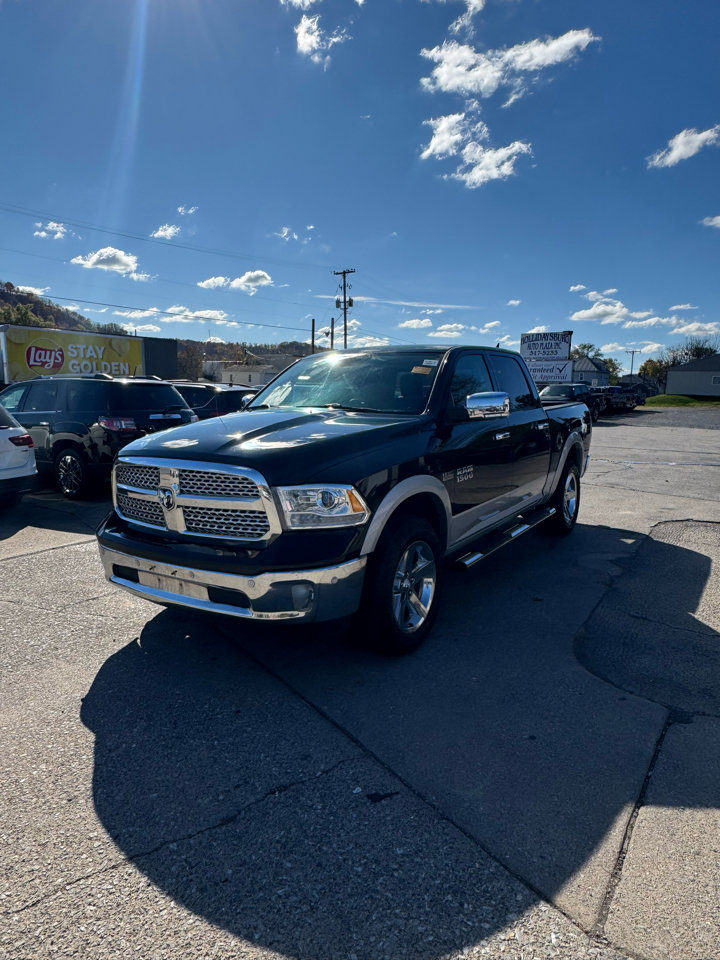 Used 2014 RAM 1500 Laramie w/ Convenience Group image 3