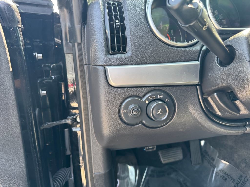 Used 2003 Chevrolet SSR w/ Preferred Equipment Group RWD image 16