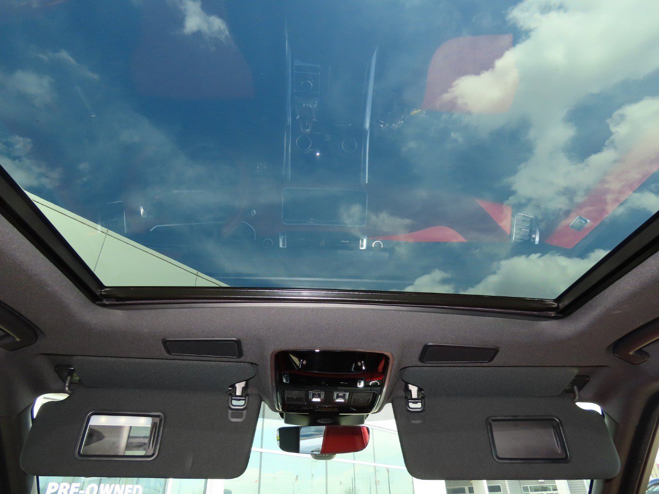 Used 2021 Land Rover Range Rover Sport SVR Carbon Edition image 26