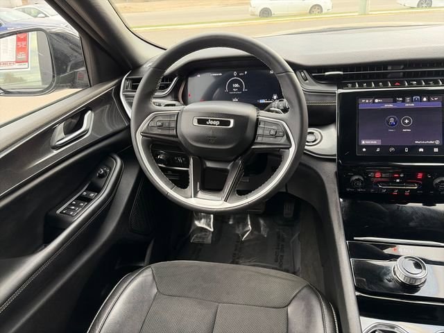 Used 2023 Jeep Grand Cherokee Altitude AWD/4WD image 30