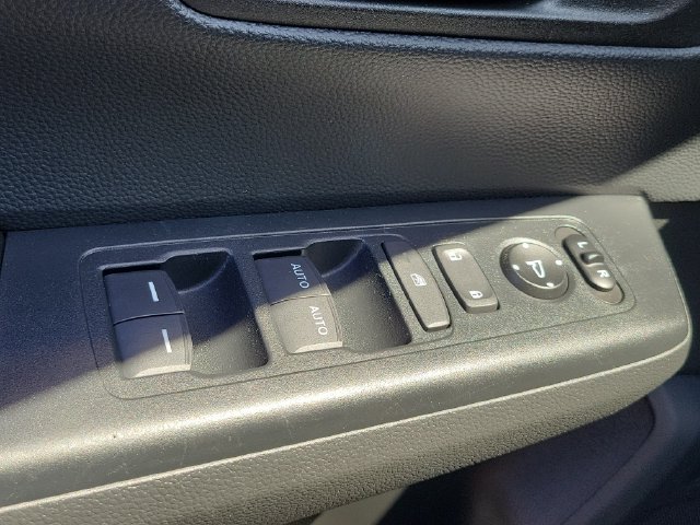 Used 2025 Honda CR-V Sport image 17