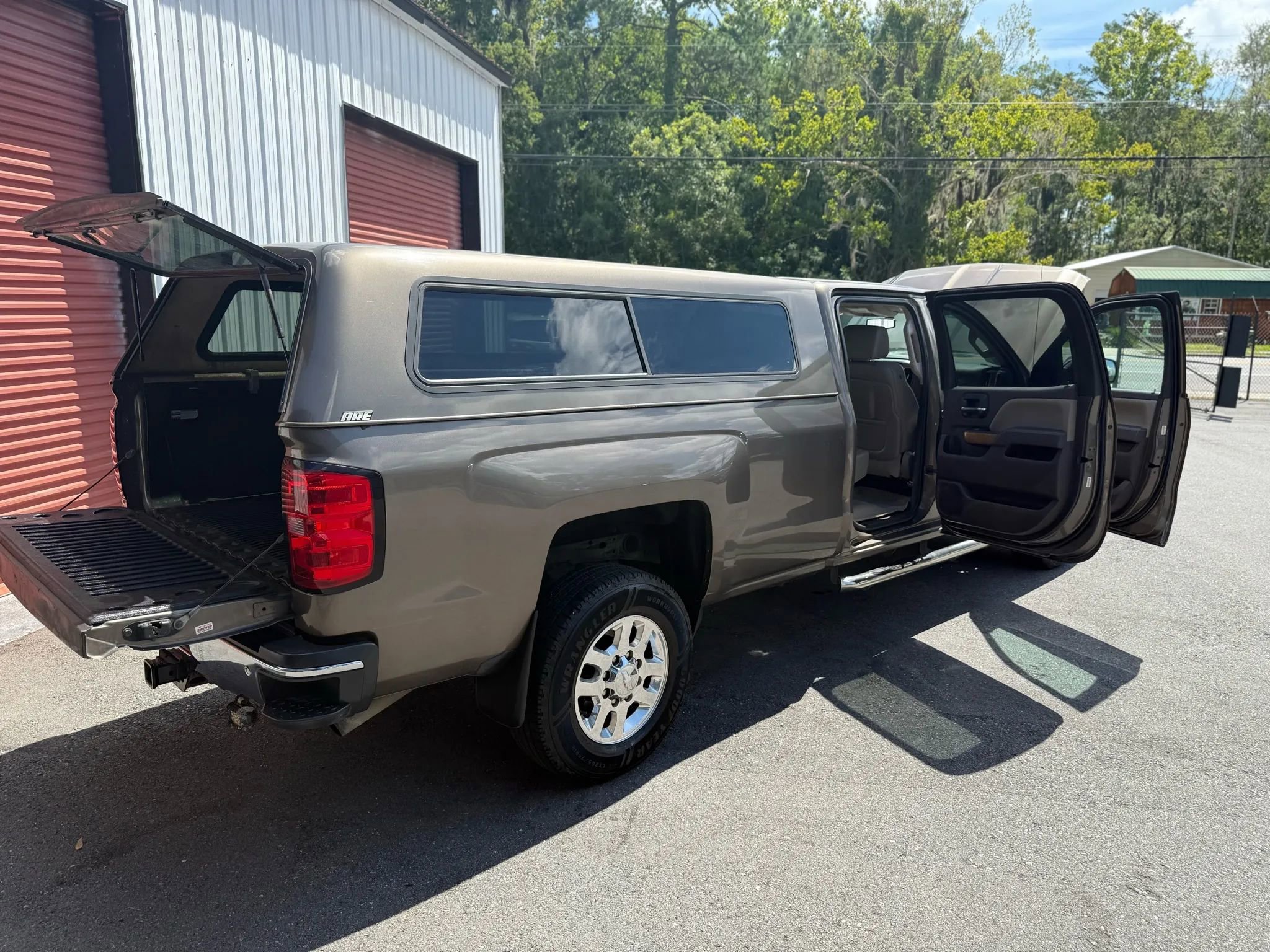 Used 2015 Chevrolet Silverado 2500 LTZ w/ LTZ Plus Package image 39
