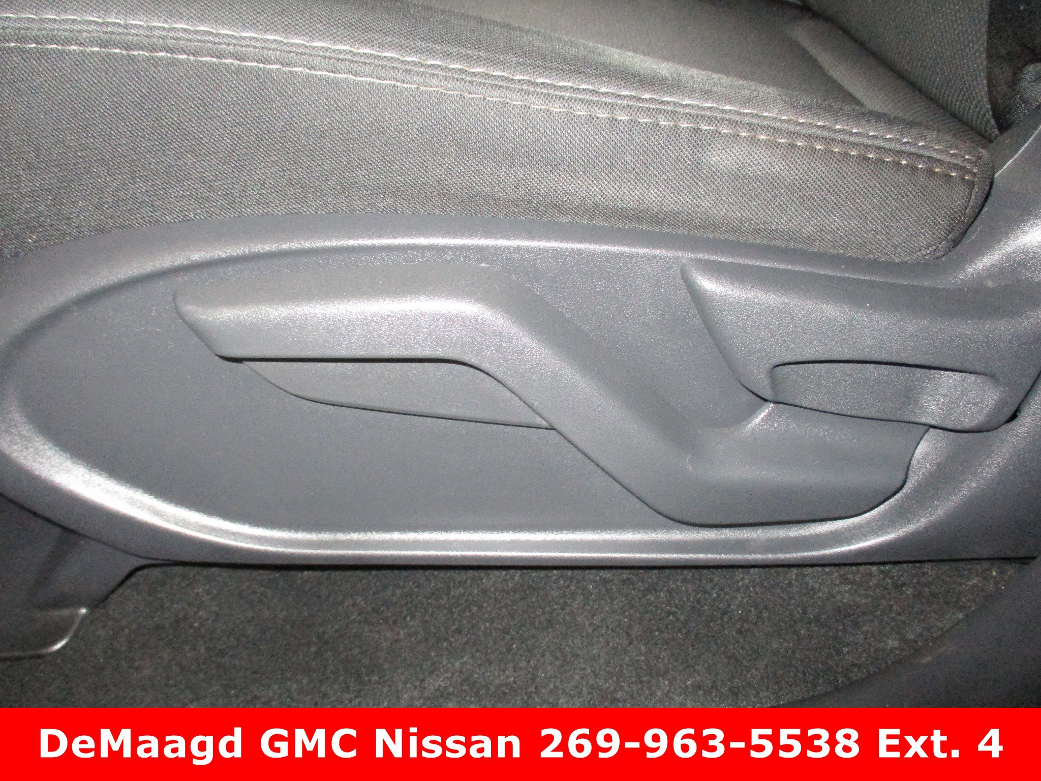 Used 2019 Nissan Pathfinder S image 15