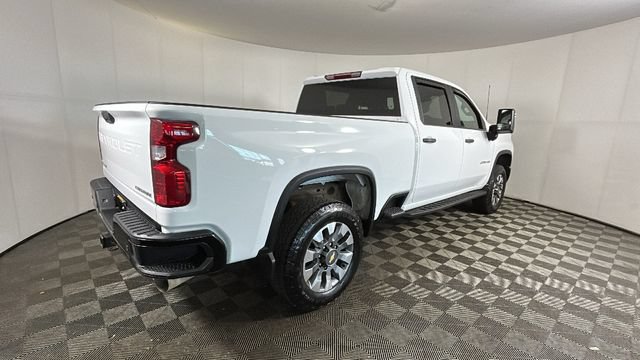 Used 2024 Chevrolet Silverado 2500 Custom w/ Custom Value Package AWD/4WD image 2