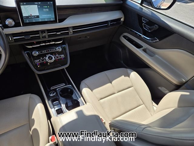 Used 2022 Lincoln Corsair Reserve w/ Rear Removable Package Tray FWD image 15
