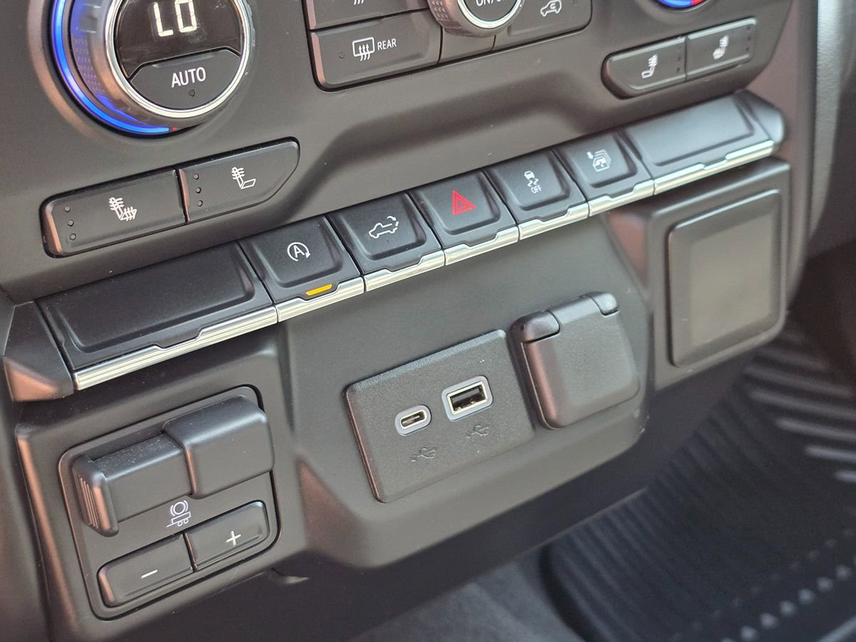 Used 2020 Chevrolet Silverado 1500 LT w/ All-Star Edition image 33