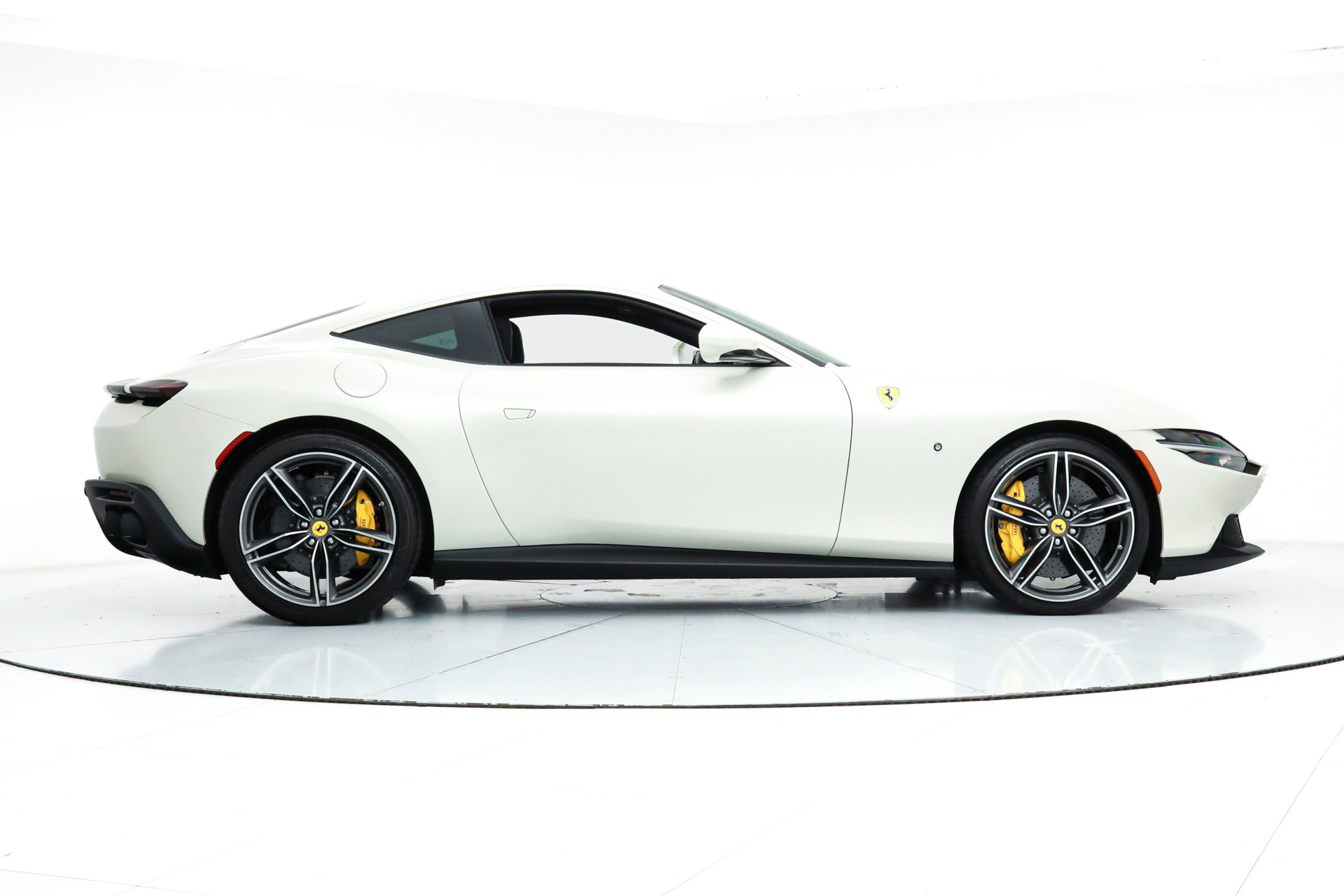 Certified 2023 Ferrari Roma image 9