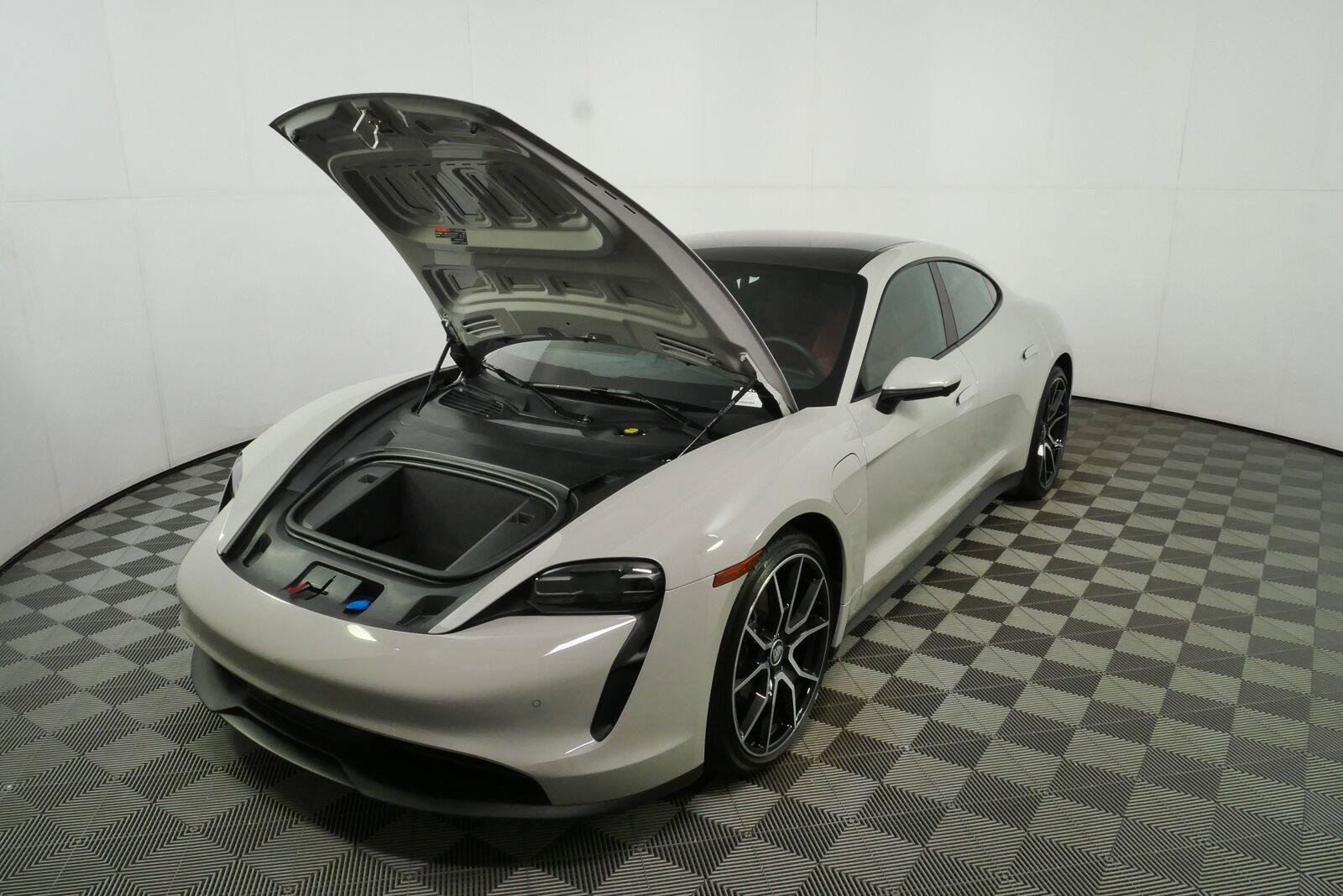 Certified 2024 Porsche Taycan RWD image 32