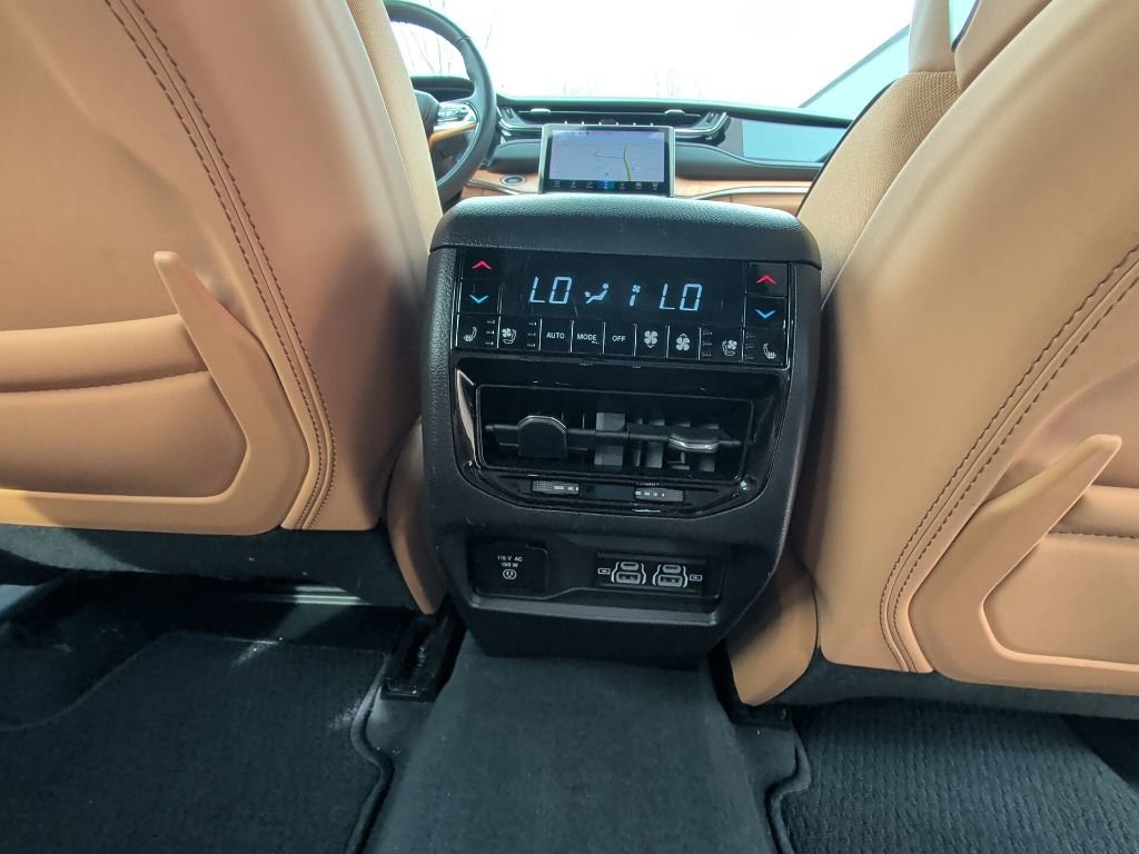 Certified 2023 Jeep Grand Cherokee Summit AWD/4WD image 15