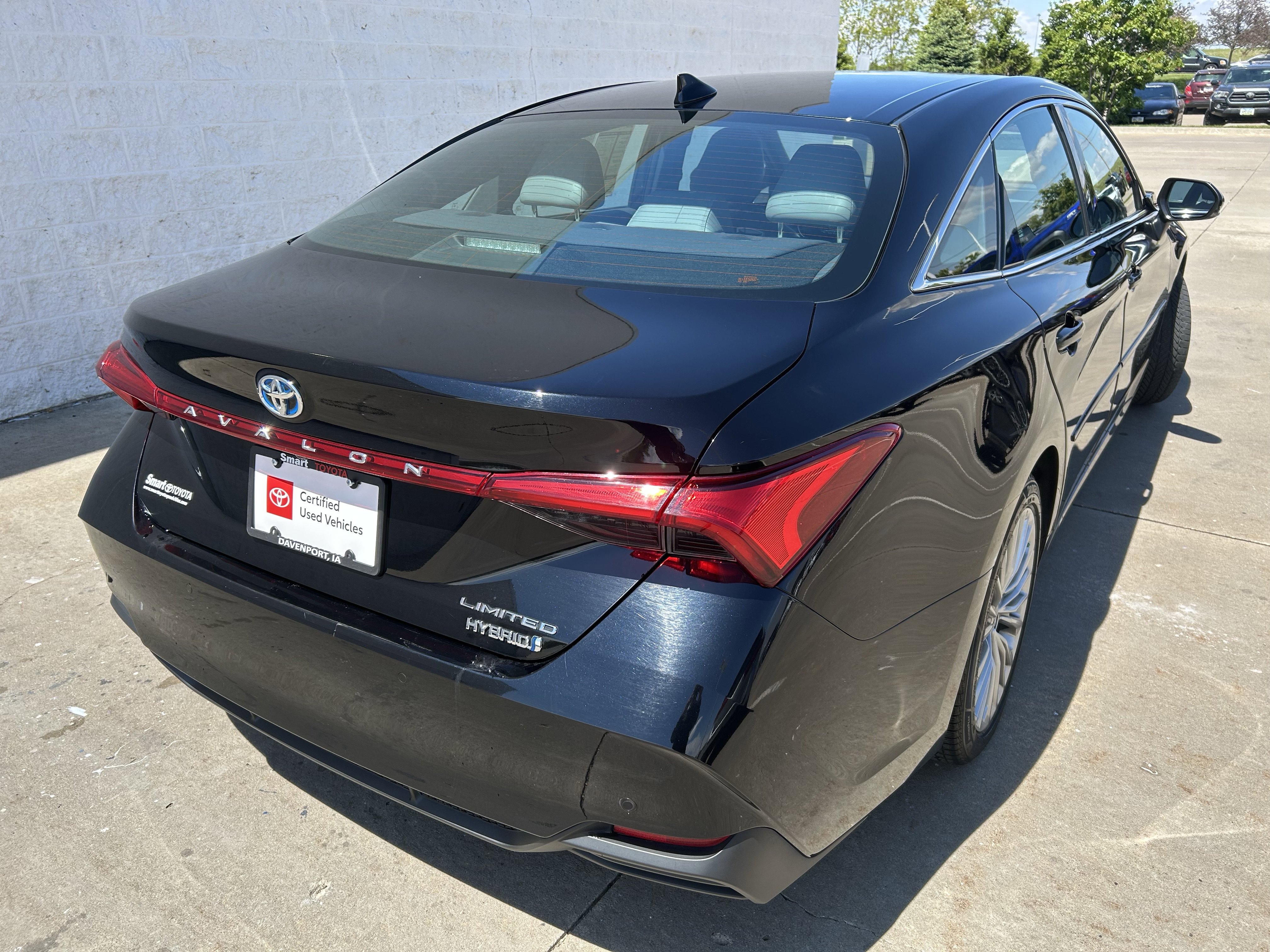 Certified 2022 Toyota Avalon Limited w/ Advanced Safety Package FWD image 6