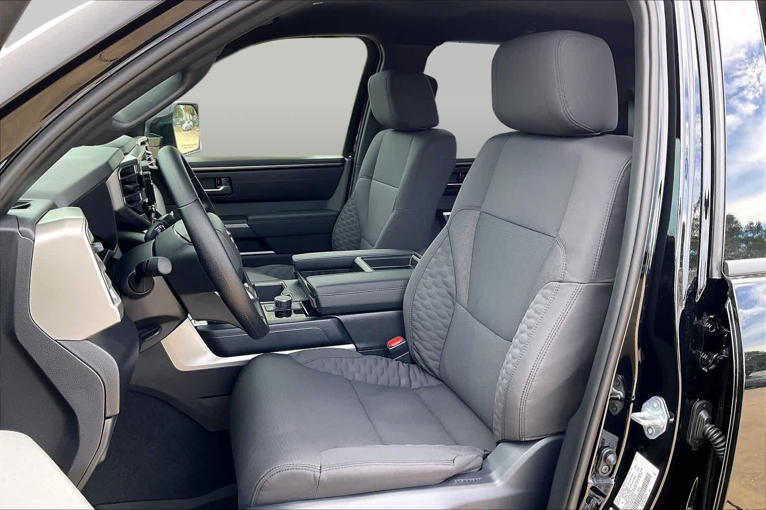 New 2026 Toyota Tundra SR5 w/ SR5 Convenience Package RWD image 9