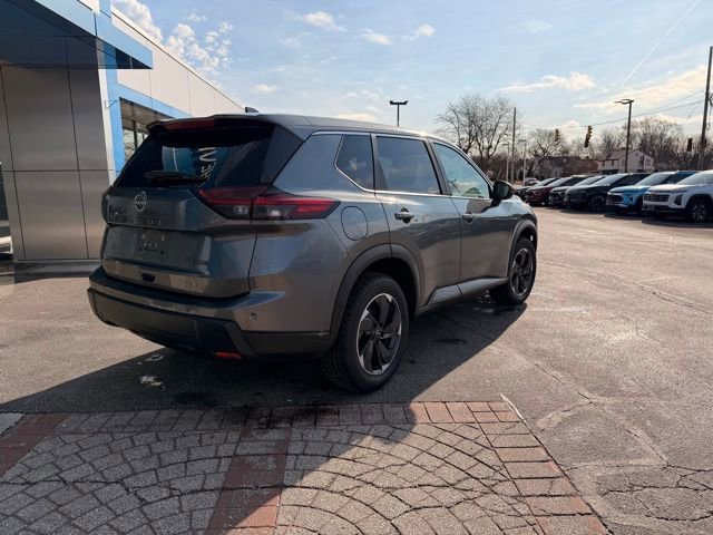 Used 2024 Nissan Rogue SV image 10