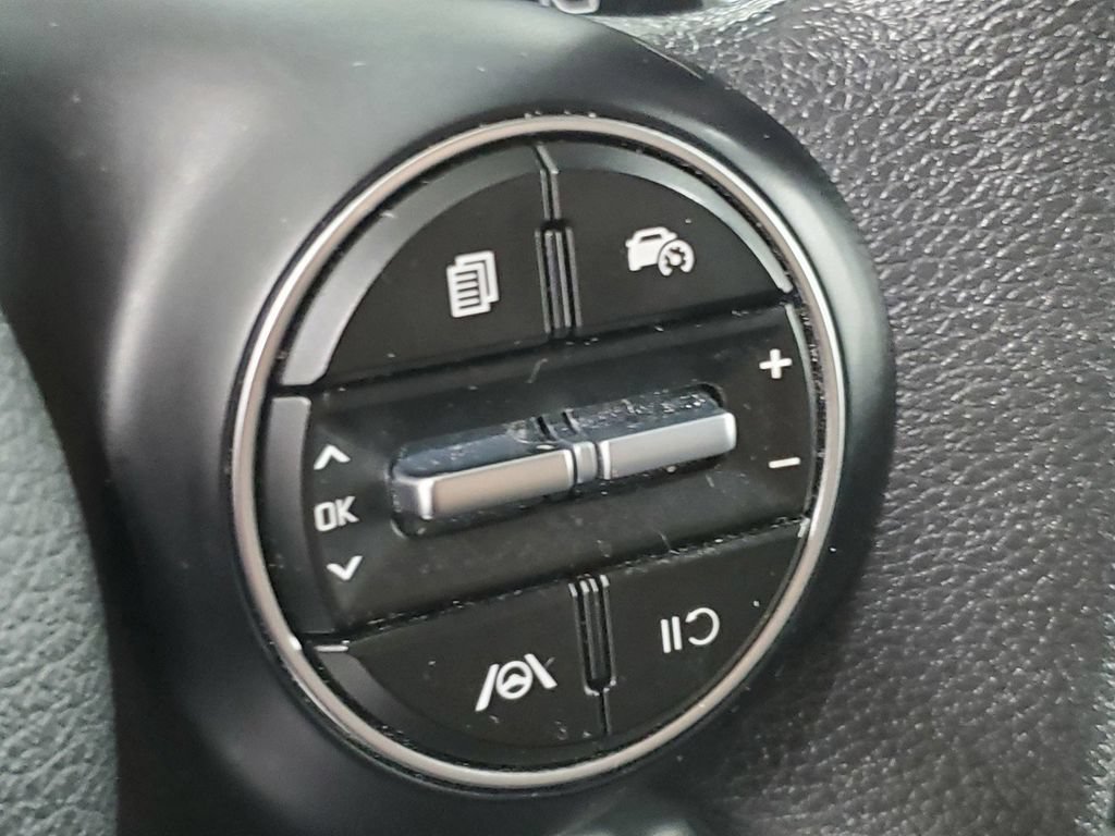 Used 2024 Kia Soul LX w/ Option Group 015 FWD image 30