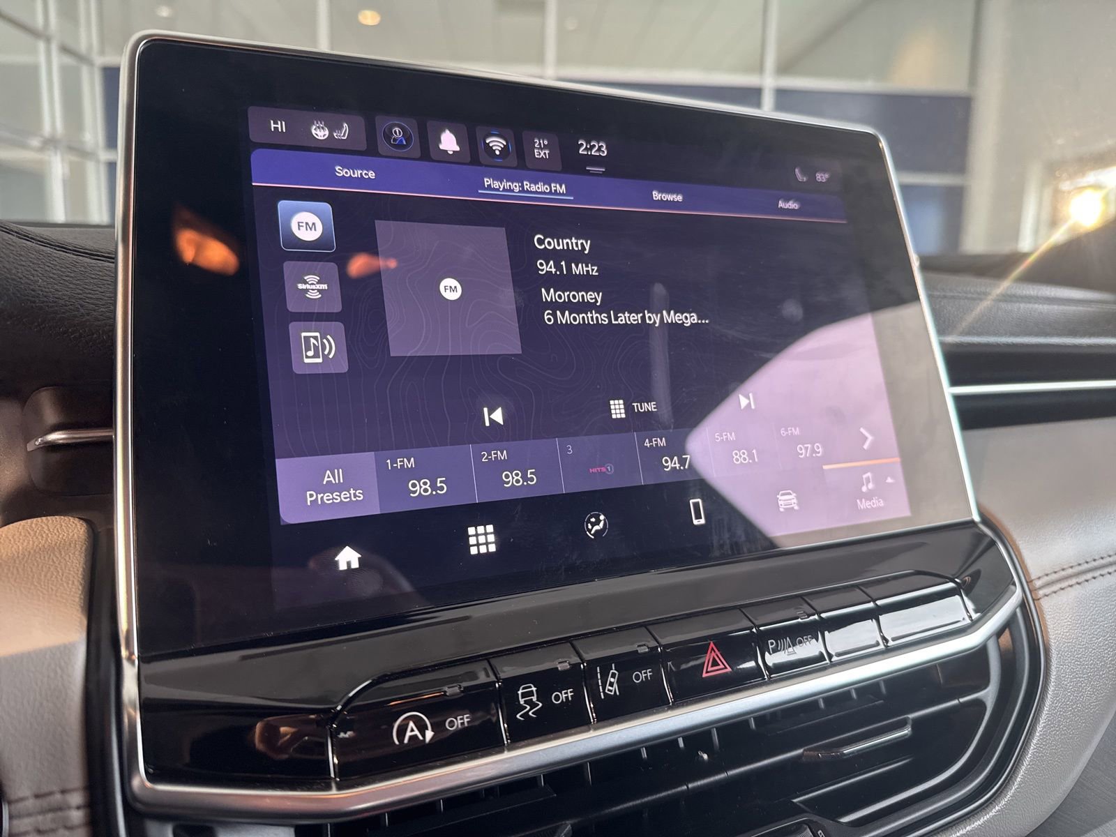 Used 2024 Jeep Compass Limited image 31