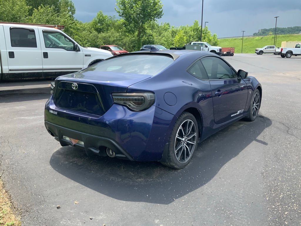 Used 2017 Toyota 86 RWD image 10