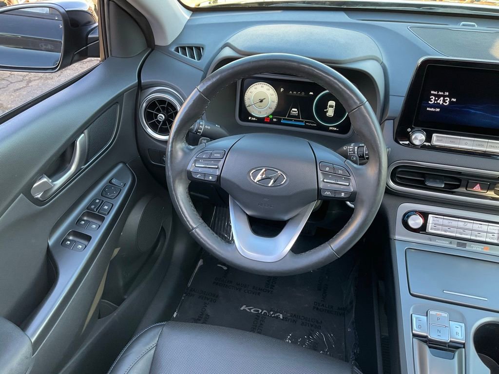 Used 2022 Hyundai Kona Limited w/ Cargo Package image 34