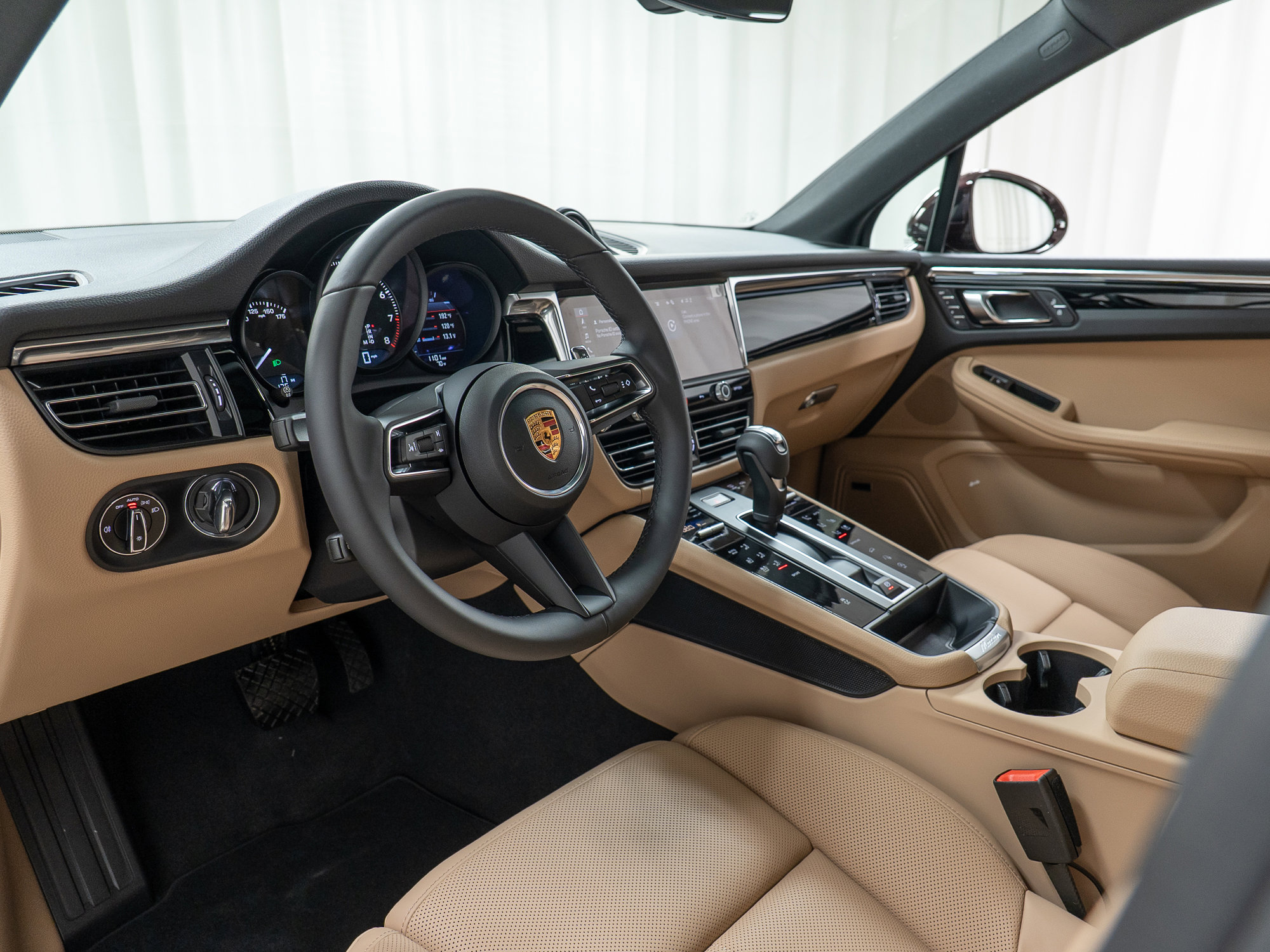 New 2026 Porsche Macan AWD/4WD image 15
