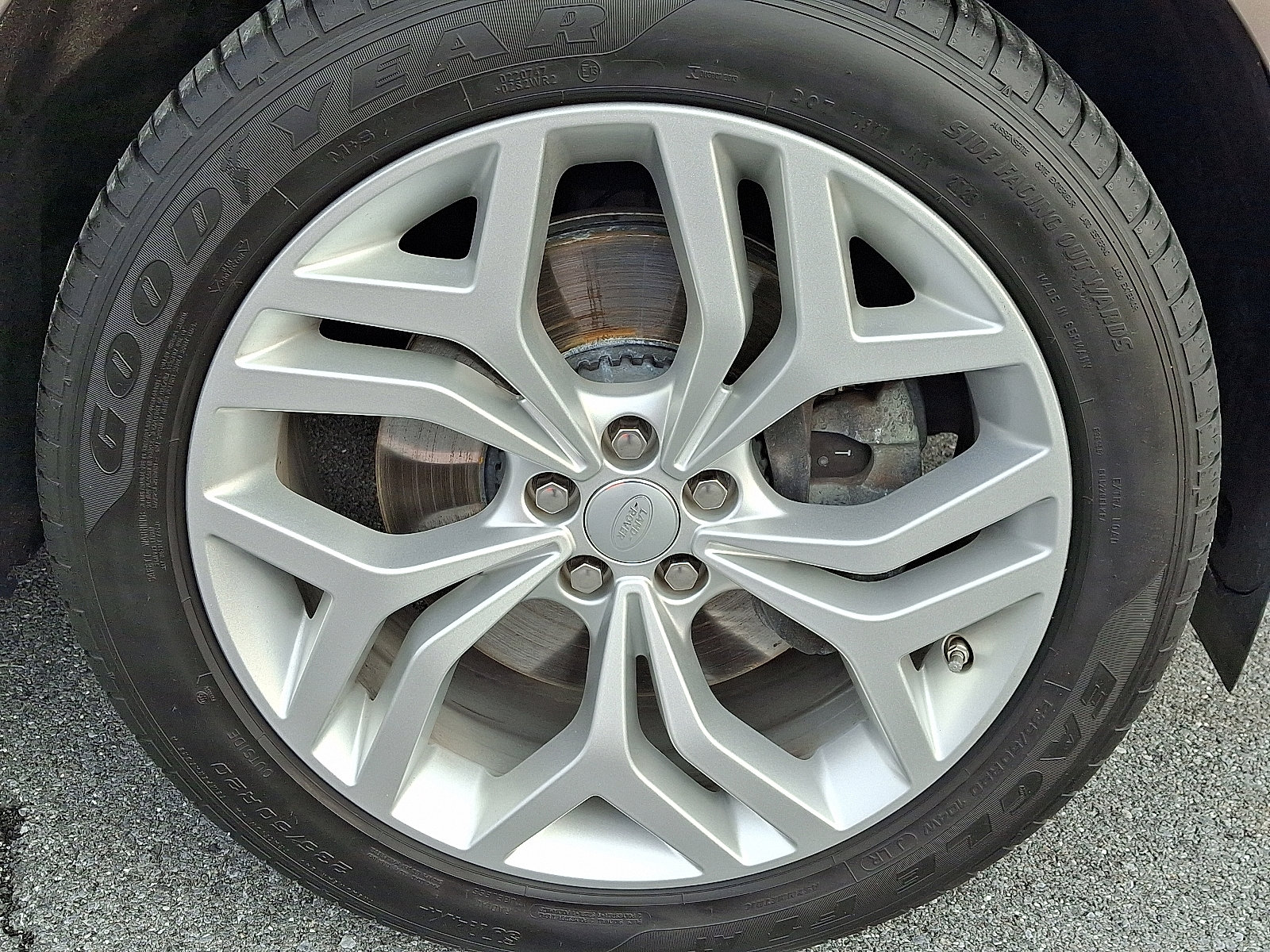 Used 2020 Land Rover Range Rover Evoque SE image 8