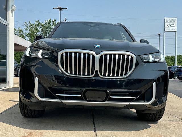 Certified 2024 BMW X5 xDrive40i w/ Premium Package image 2