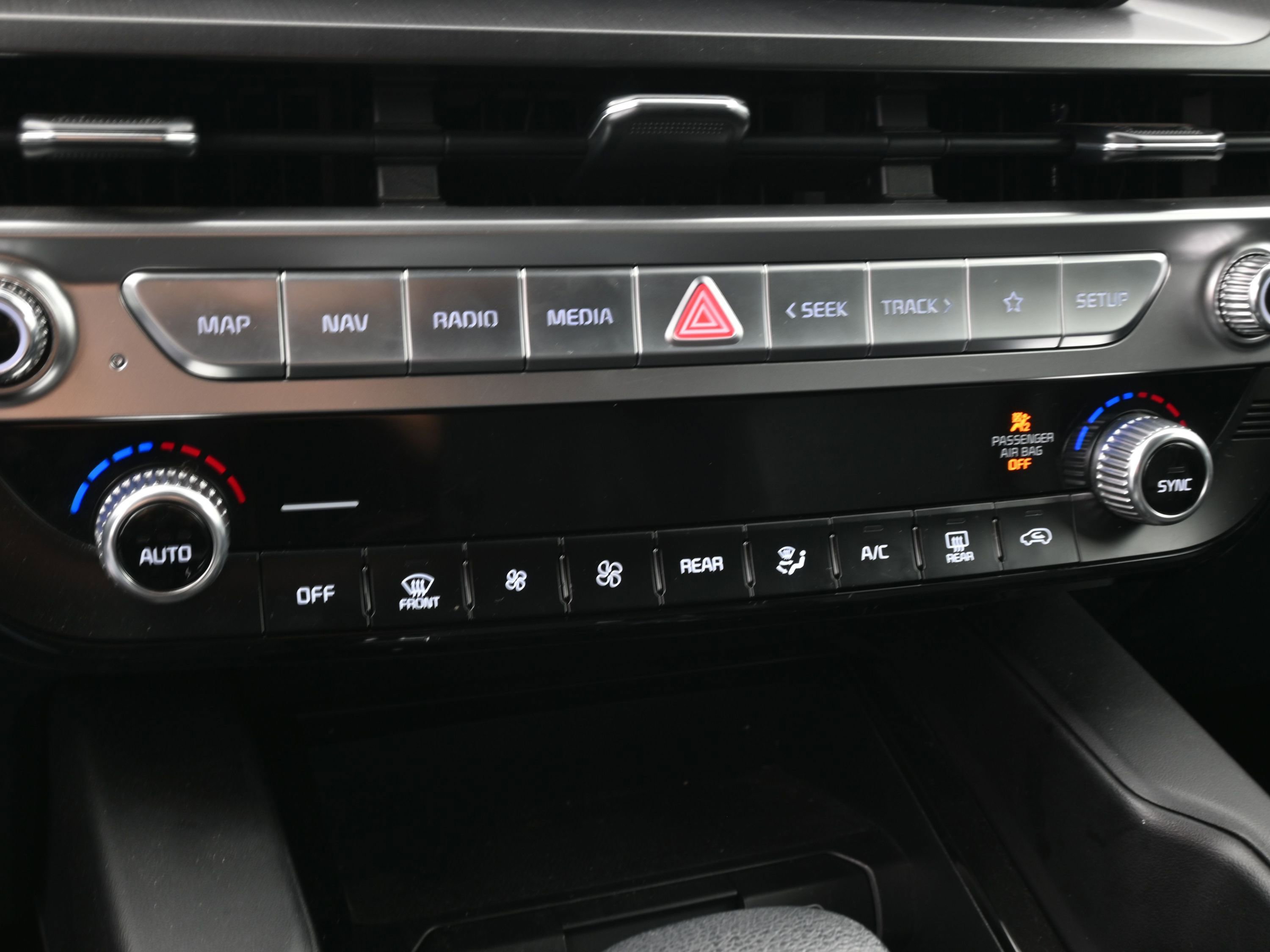 Used 2024 Kia Telluride LX image 43