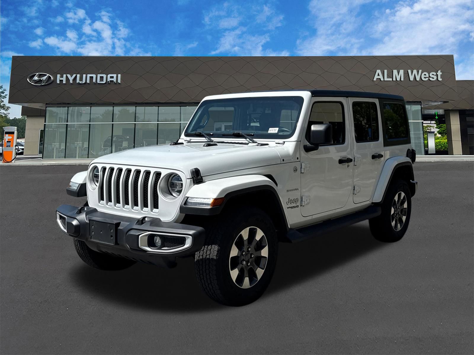 Used 2022 Jeep Wrangler Unlimited Sahara w/ Dual Top Group AWD/4WD image 1