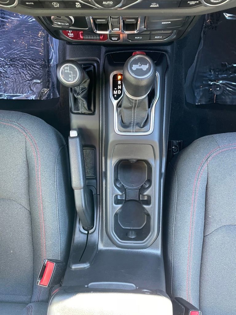 Used 2024 Jeep Wrangler Unlimited Rubicon w/ Technology Group image 18