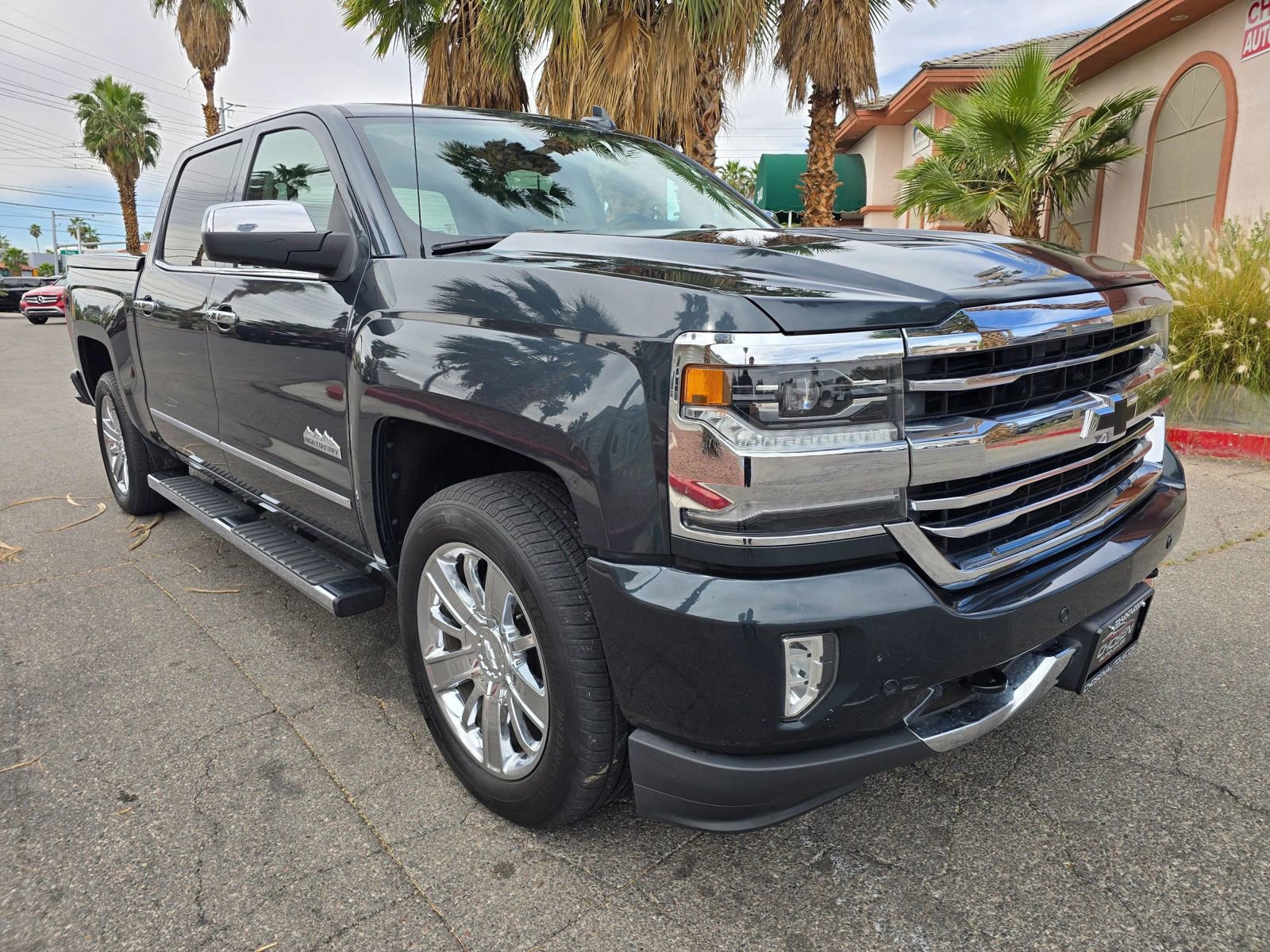 Used 2018 Chevrolet Silverado 1500 High Country RWD image 1