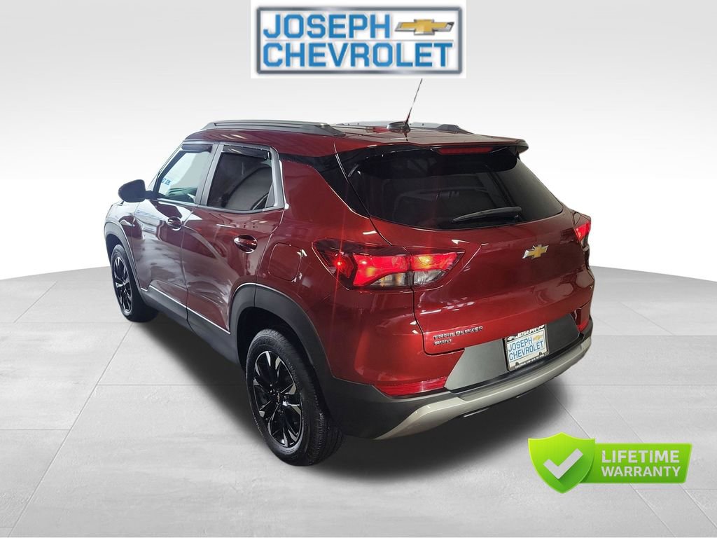 Used 2023 Chevrolet TrailBlazer LT w/ Convenience Package AWD/4WD image 3