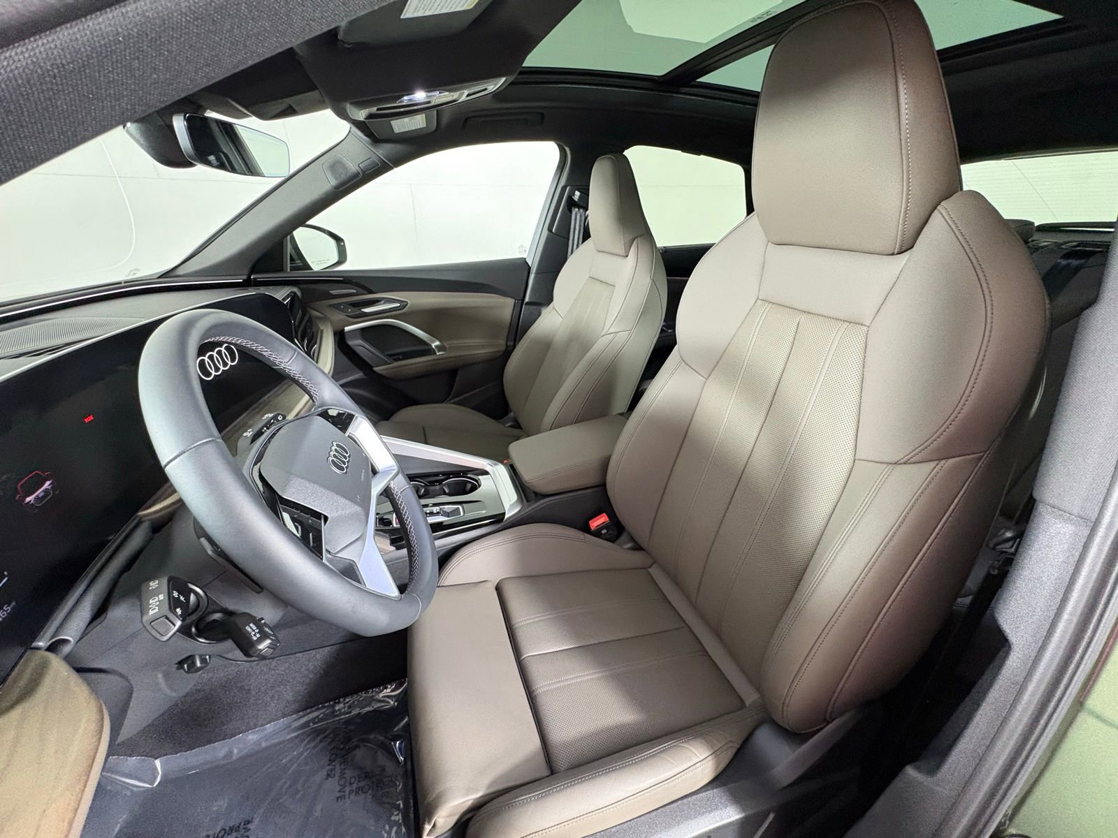 Used 2025 Audi Q5 Premium Plus w/ Premium Plus image 12