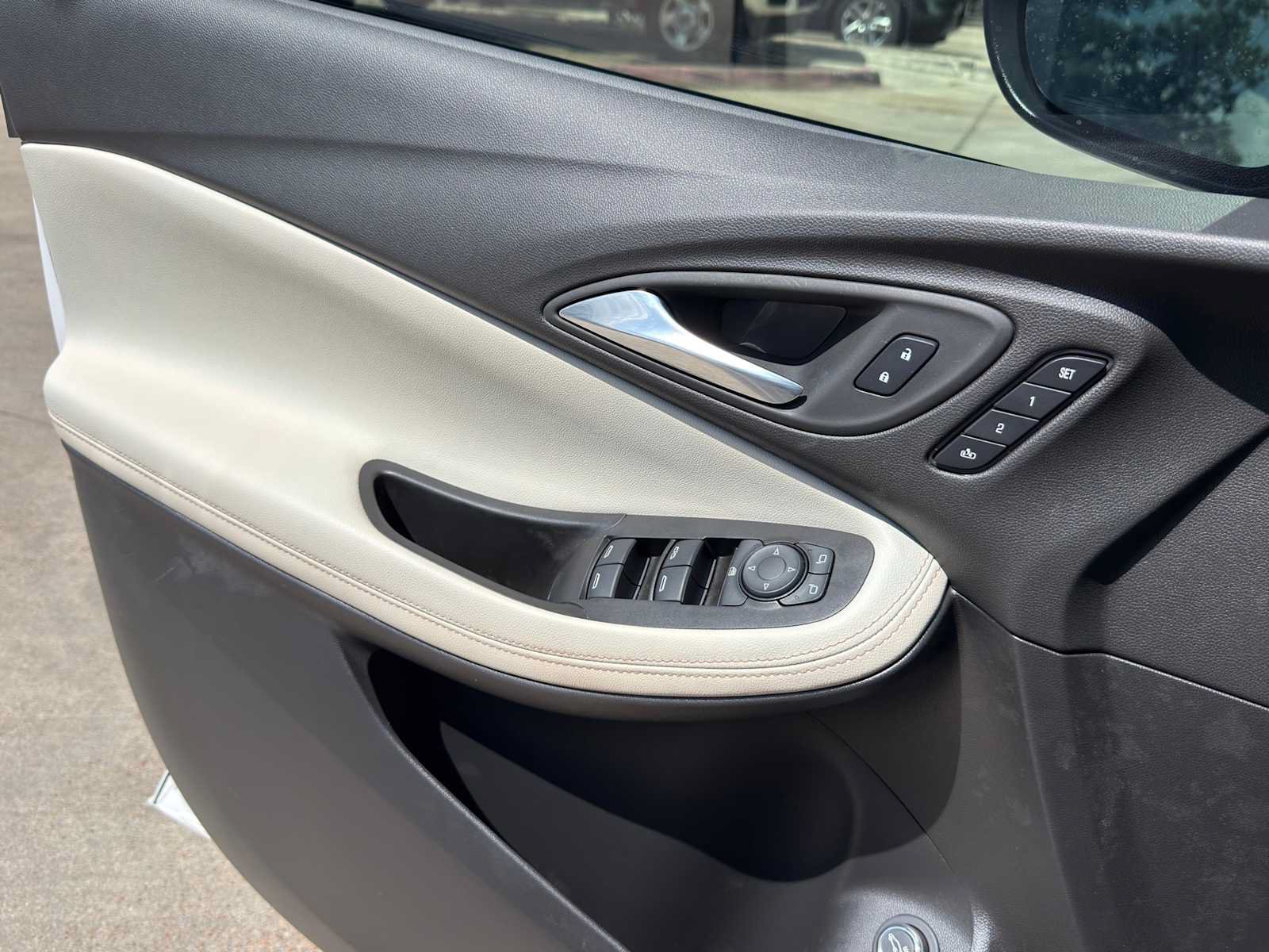 Used 2025 Buick Encore GX Avenir w/ Avenir Technology Package FWD image 22