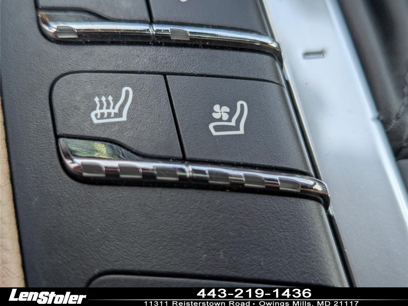Used 2019 Porsche Macan AWD/4WD image 28