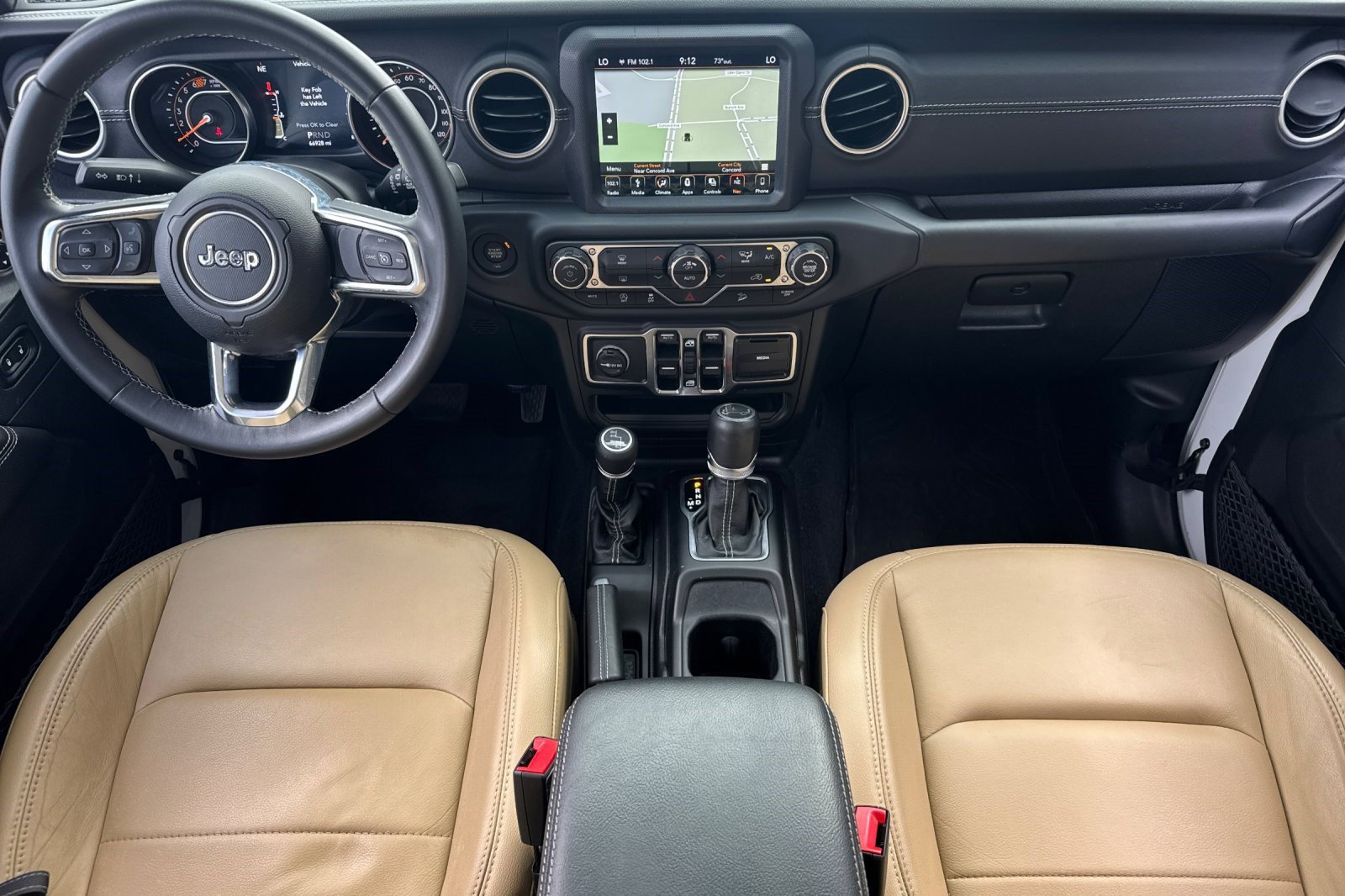 Used 2018 Jeep Wrangler Unlimited Sahara AWD/4WD image 16
