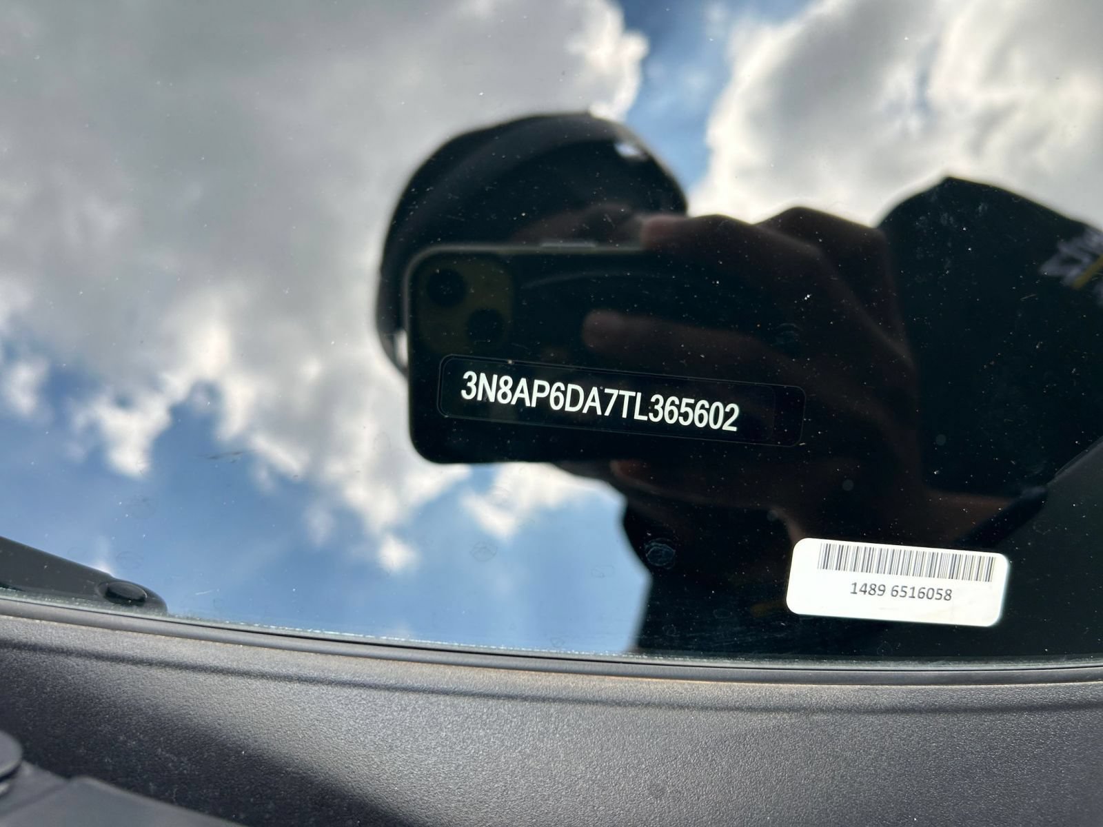 Used 2026 Nissan Kicks SR FWD image 19