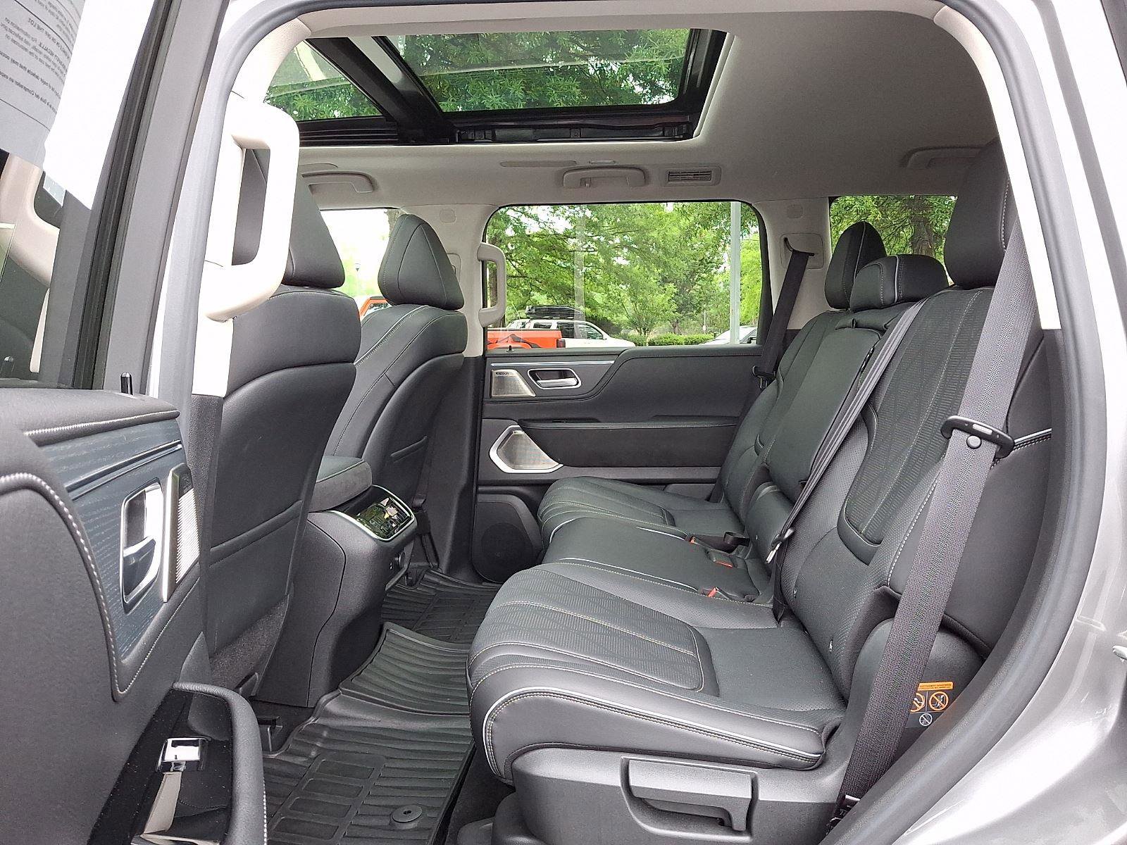 Used 2025 INFINITI QX80 Sensory AWD/4WD image 10