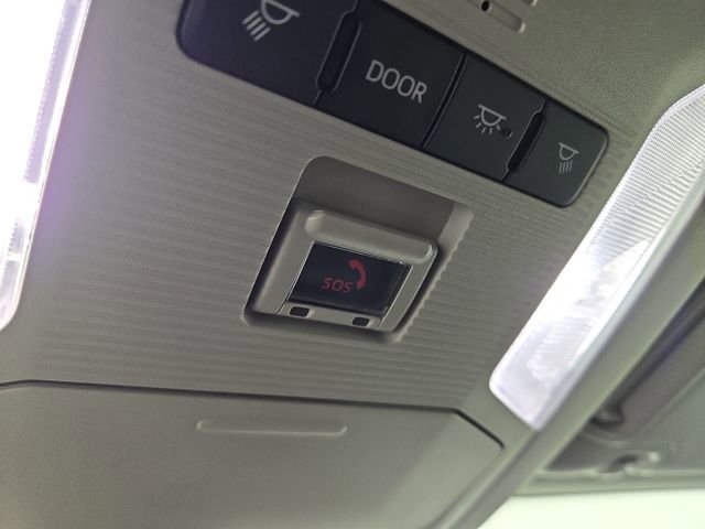 Used 2025 Toyota RAV4 XLE FWD image 27