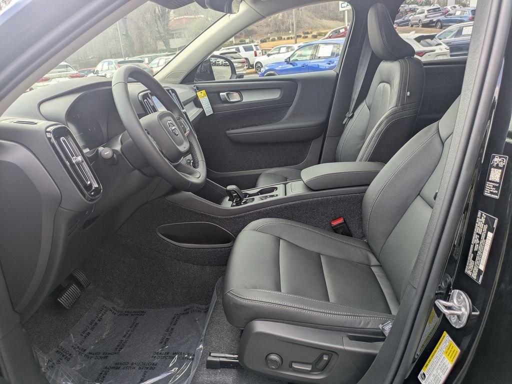 Certified 2026 Volvo XC40 B5 Core AWD/4WD image 22