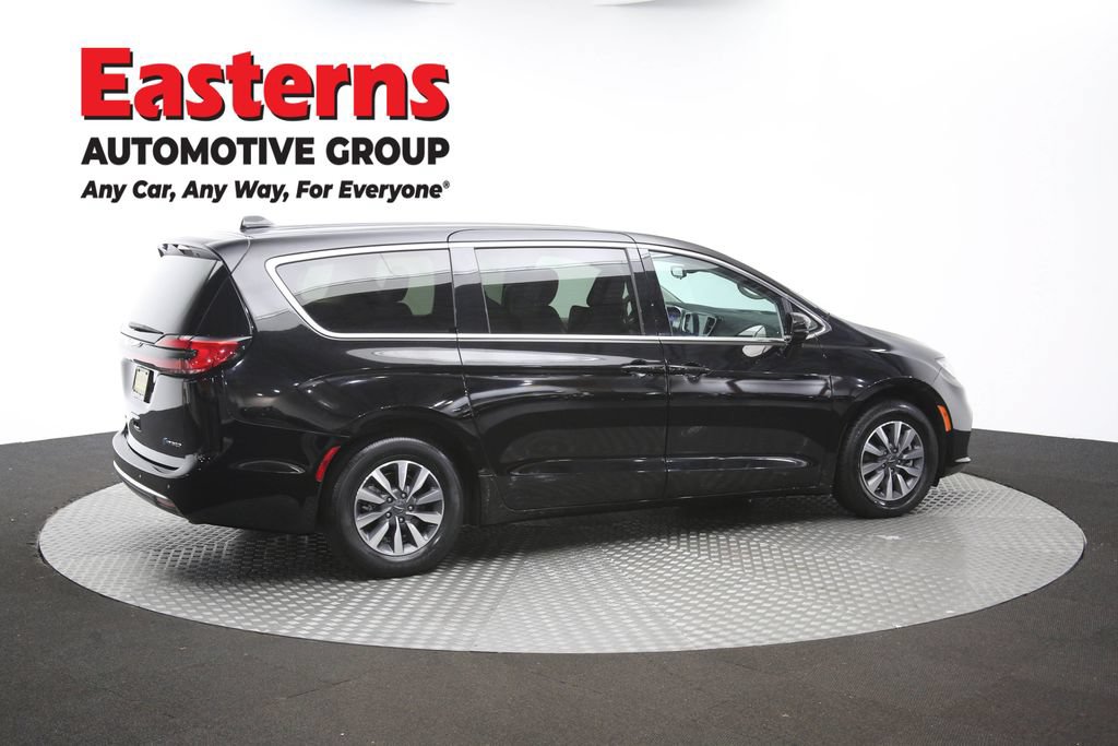 Used 2024 Chrysler Pacifica Limited FWD image 43