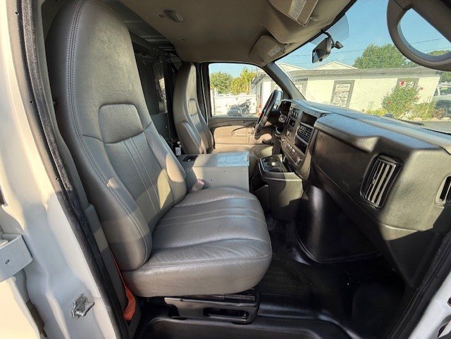 Used 2013 Chevrolet Express 2500 image 22