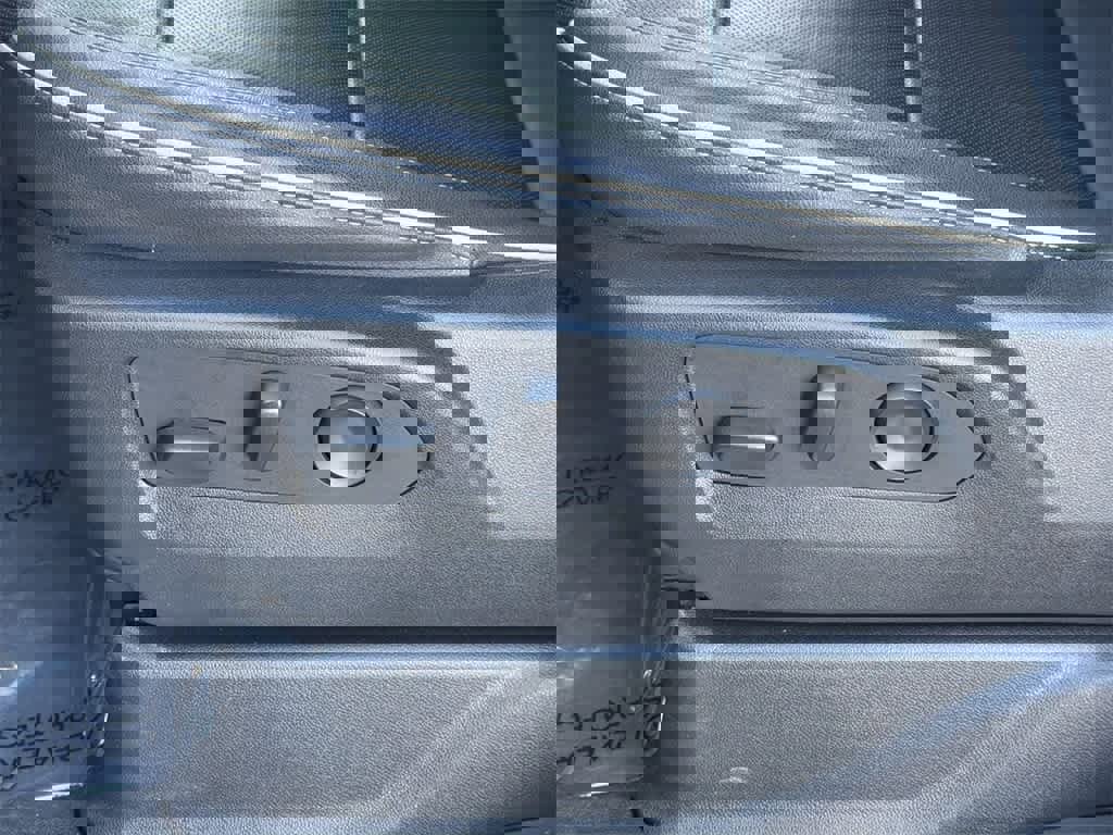 Used 2023 Chevrolet Suburban Premier image 27