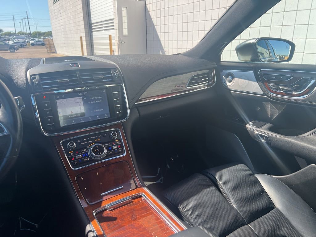 Used 2020 Lincoln Continental Reserve w/ Luxury Package image 26