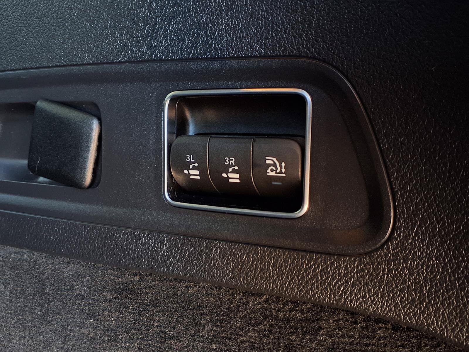 Used 2025 Mercedes-Benz GLS 450 4MATIC image 28