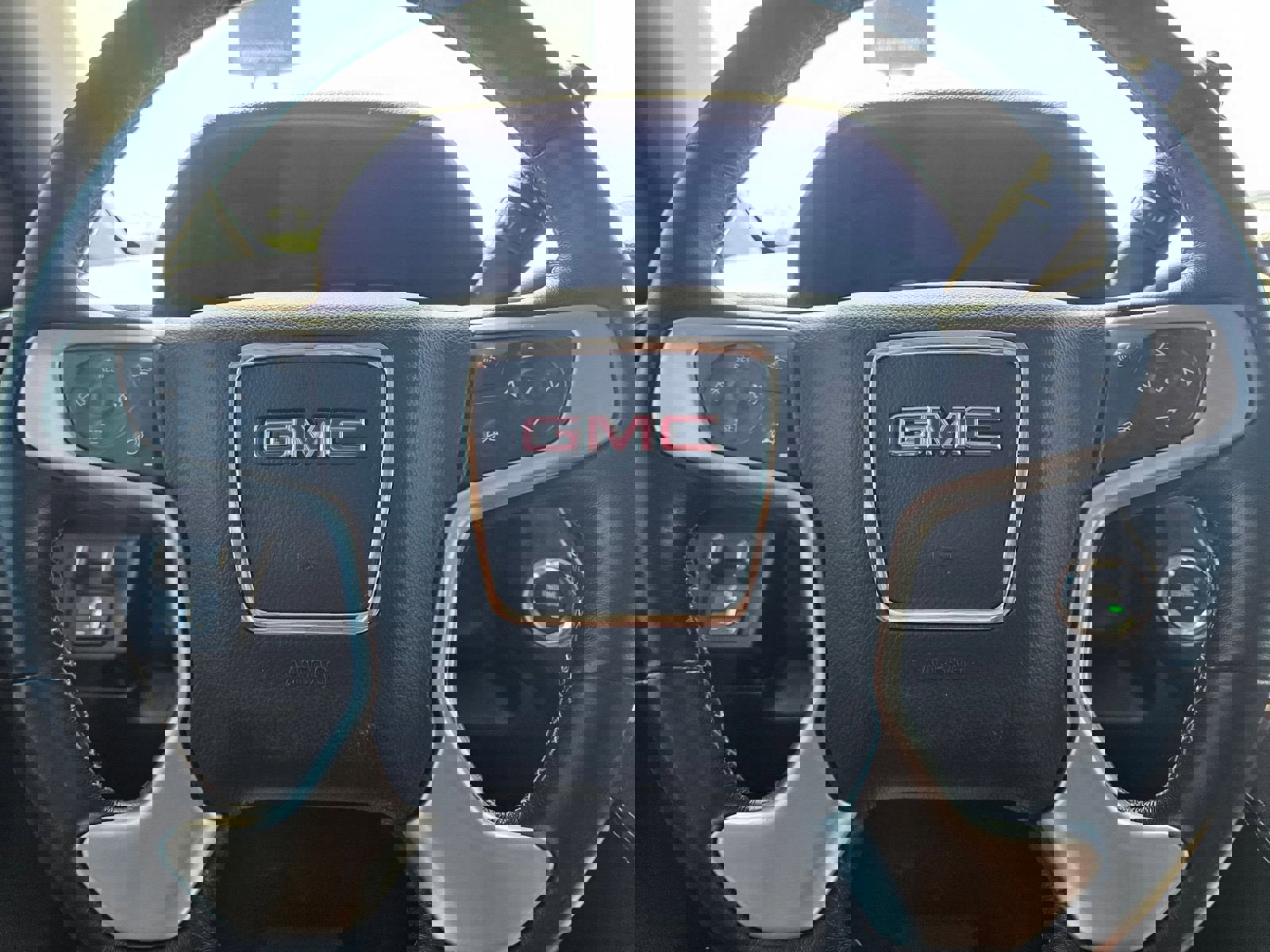 Used 2019 GMC Yukon XL SLT w/ Open Road Package image 11