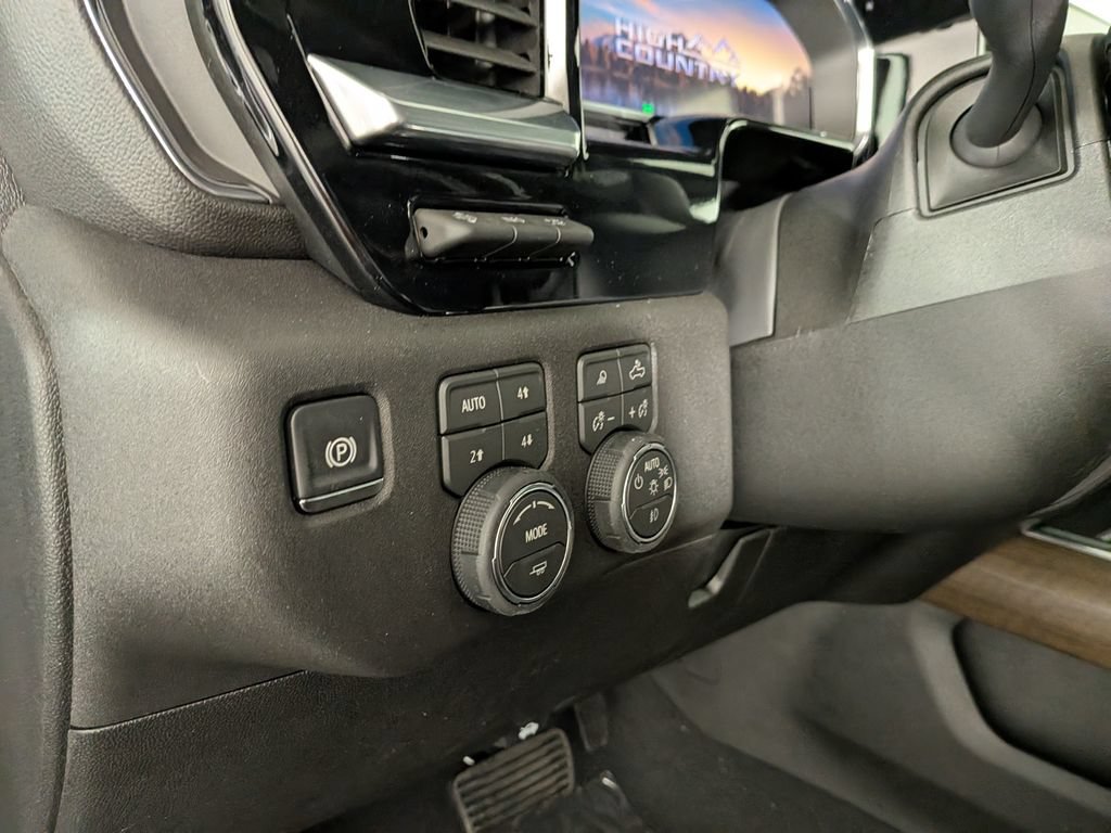 New 2026 Chevrolet Silverado 2500 High Country w/ High Country Premium Package AWD/4WD image 18