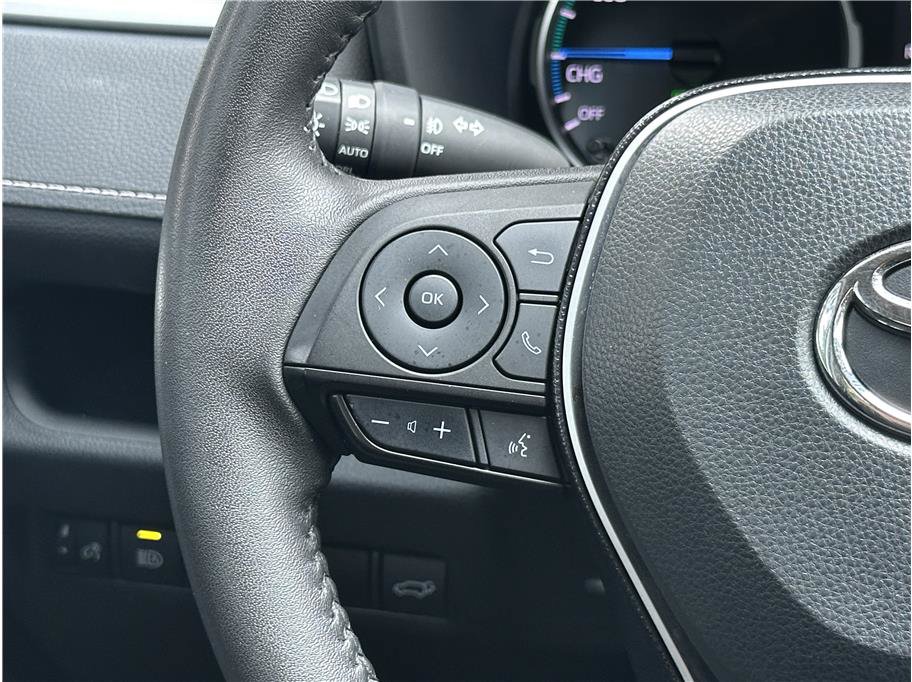 Used 2021 Toyota RAV4 XLE Premium AWD/4WD image 21