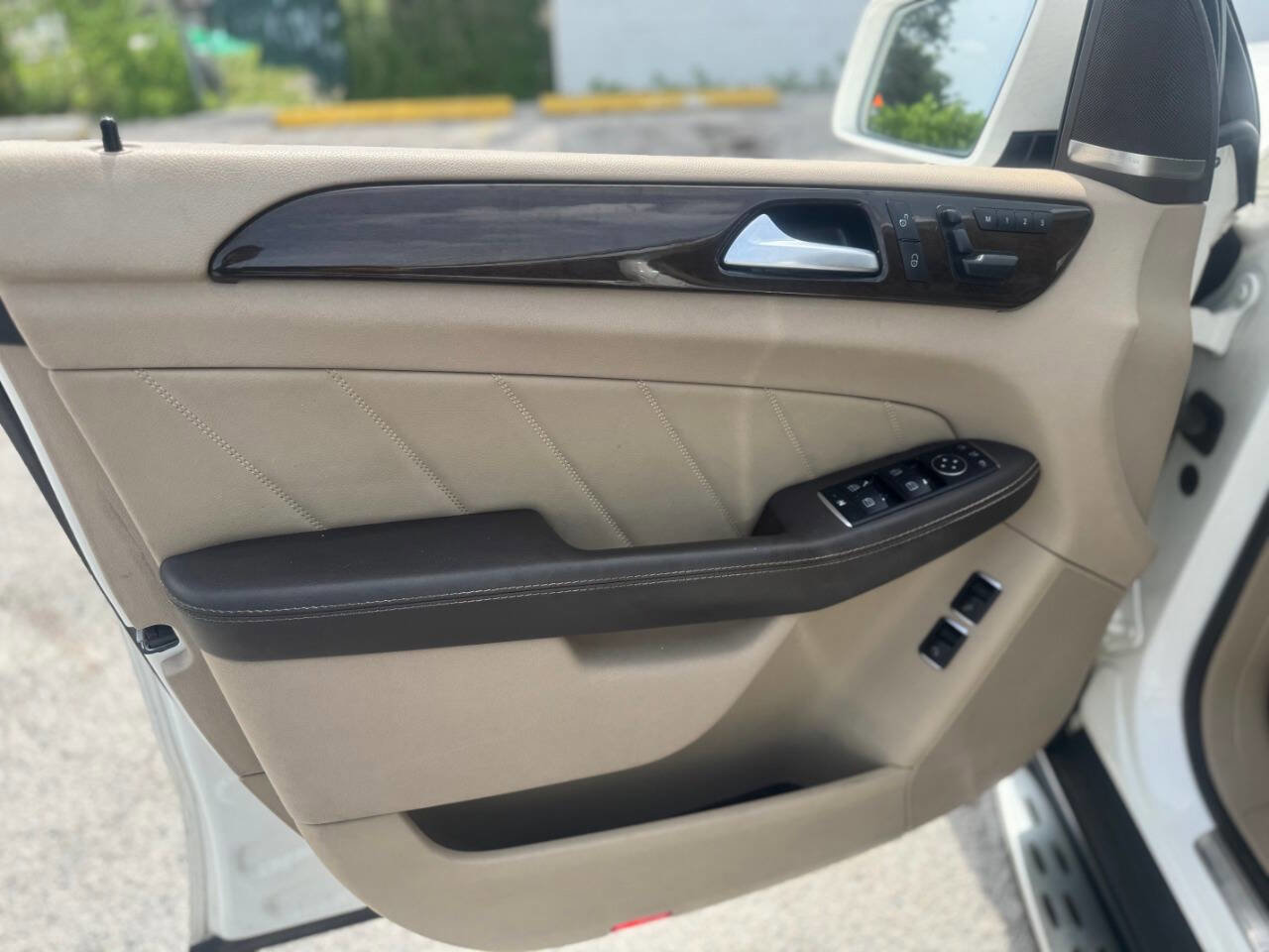 Used 2015 Mercedes-Benz GL 320 BlueTEC 4MATIC image 12