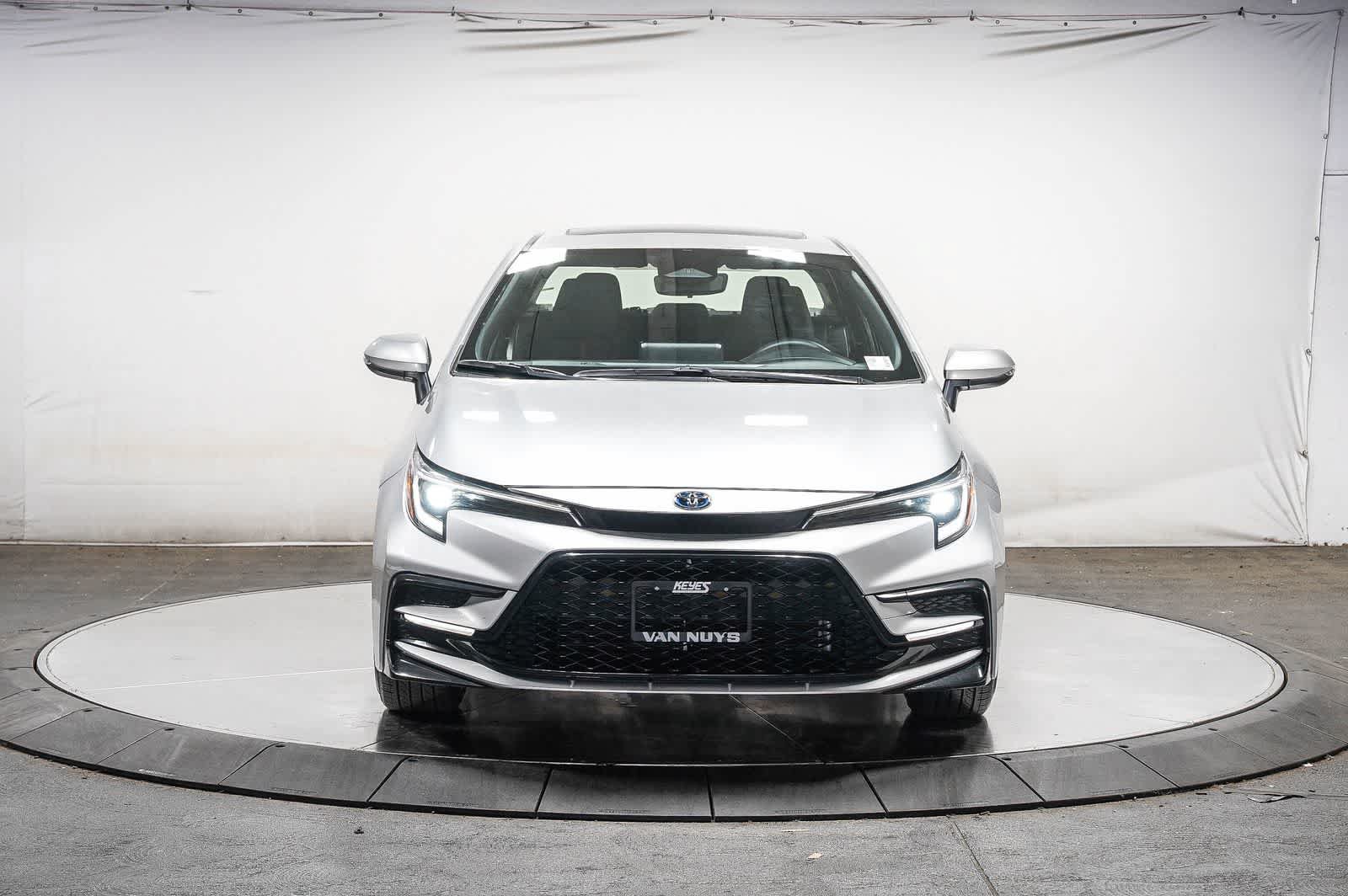 Used 2024 Toyota Corolla SE w/ SE Package FWD image 6