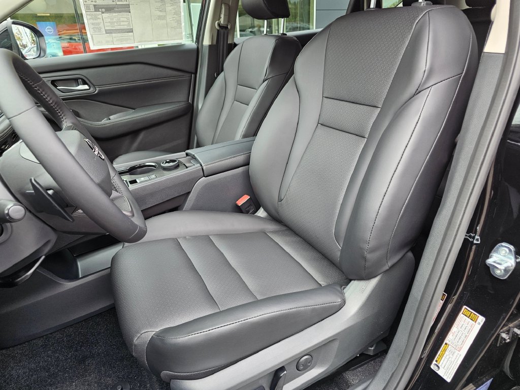 New 2026 Nissan Rogue Dark Armor AWD/4WD image 17