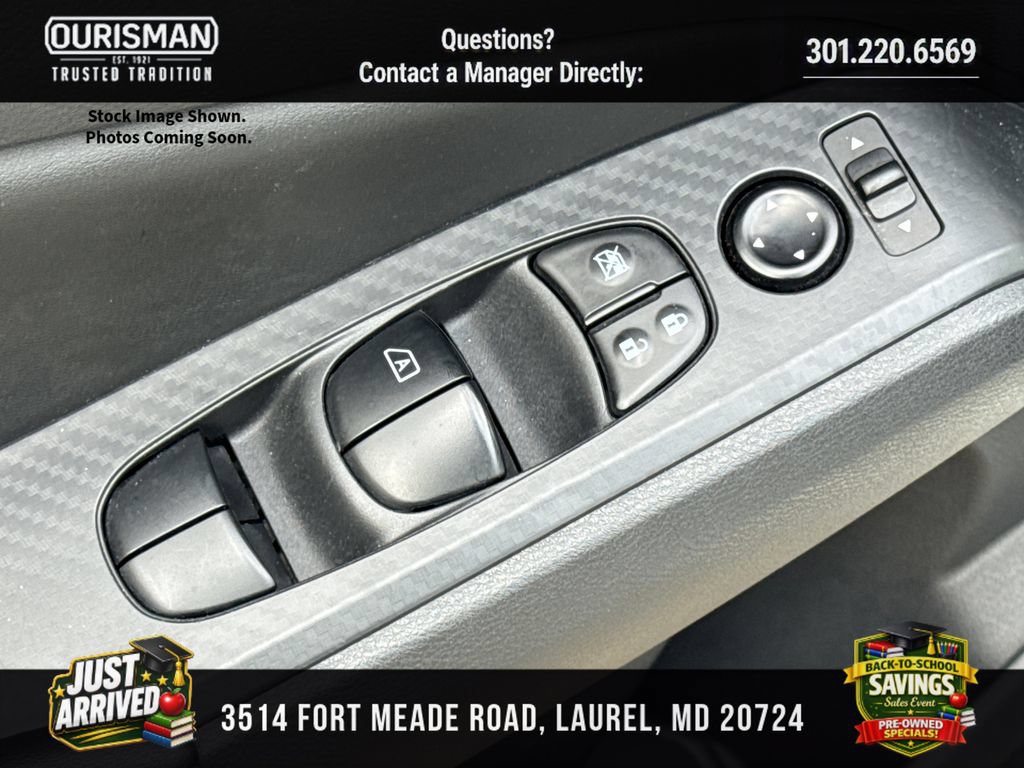 Used 2025 Nissan Altima 2.5 SV FWD image 8